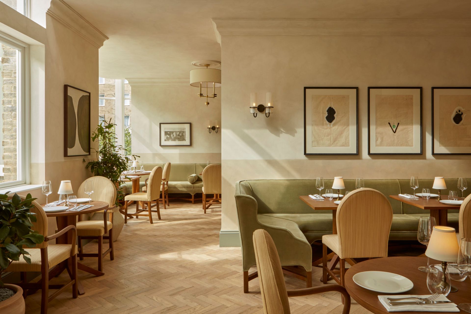 pippins restaurant at templeton garden hotel