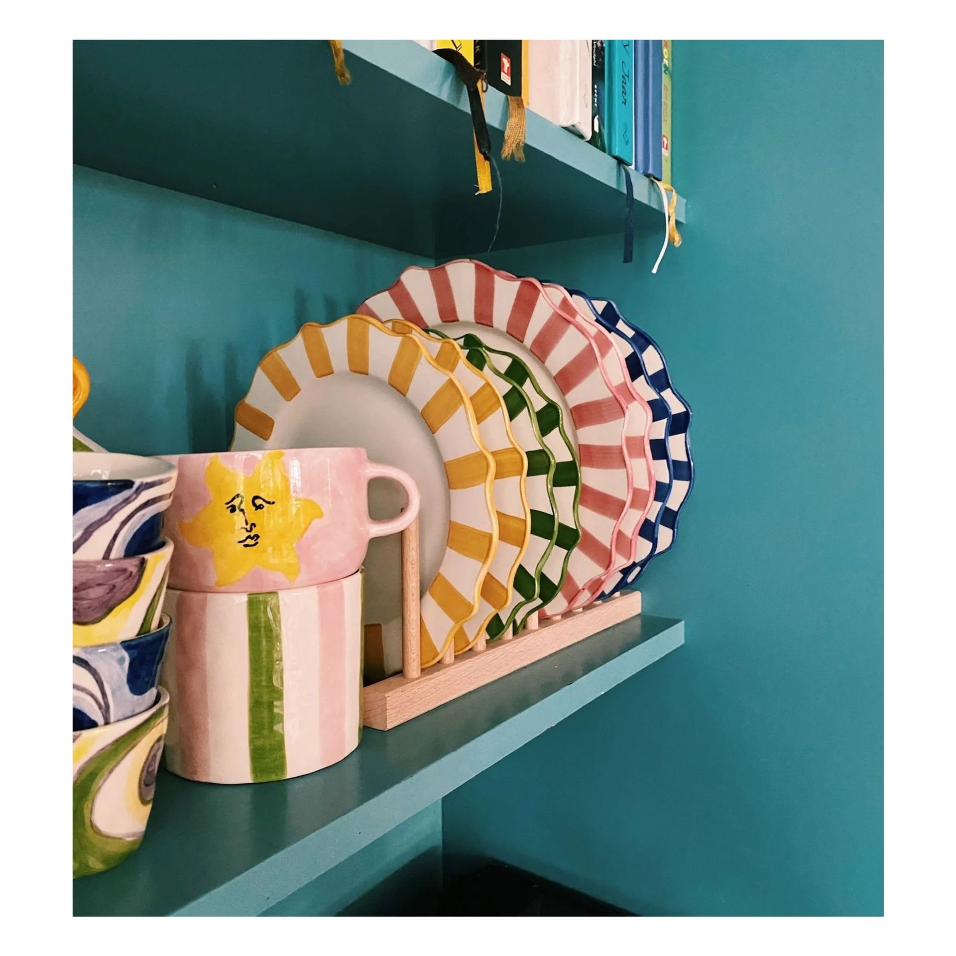 sttiped plates on shelf