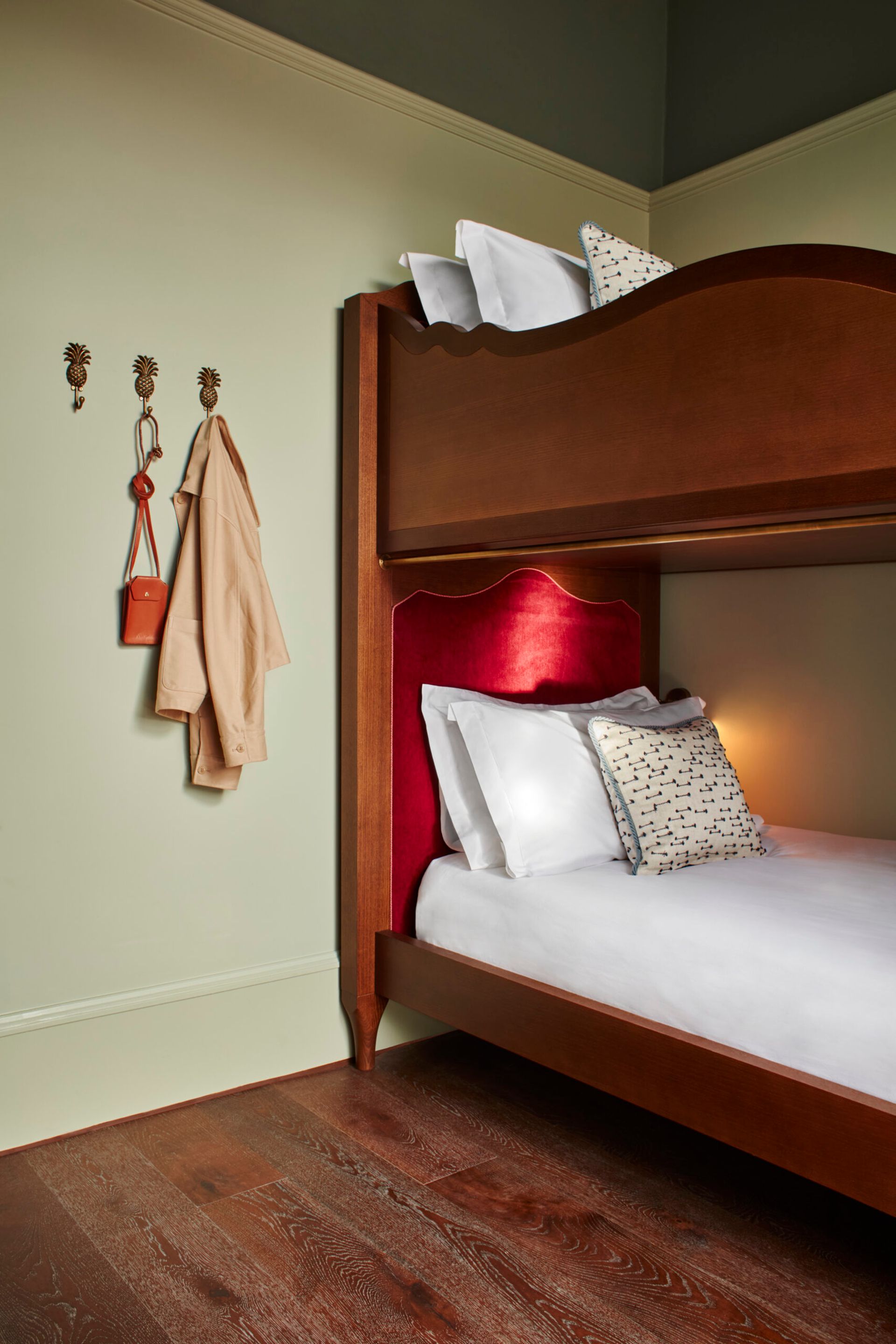 the snug bunk bed at the hoxton hotel