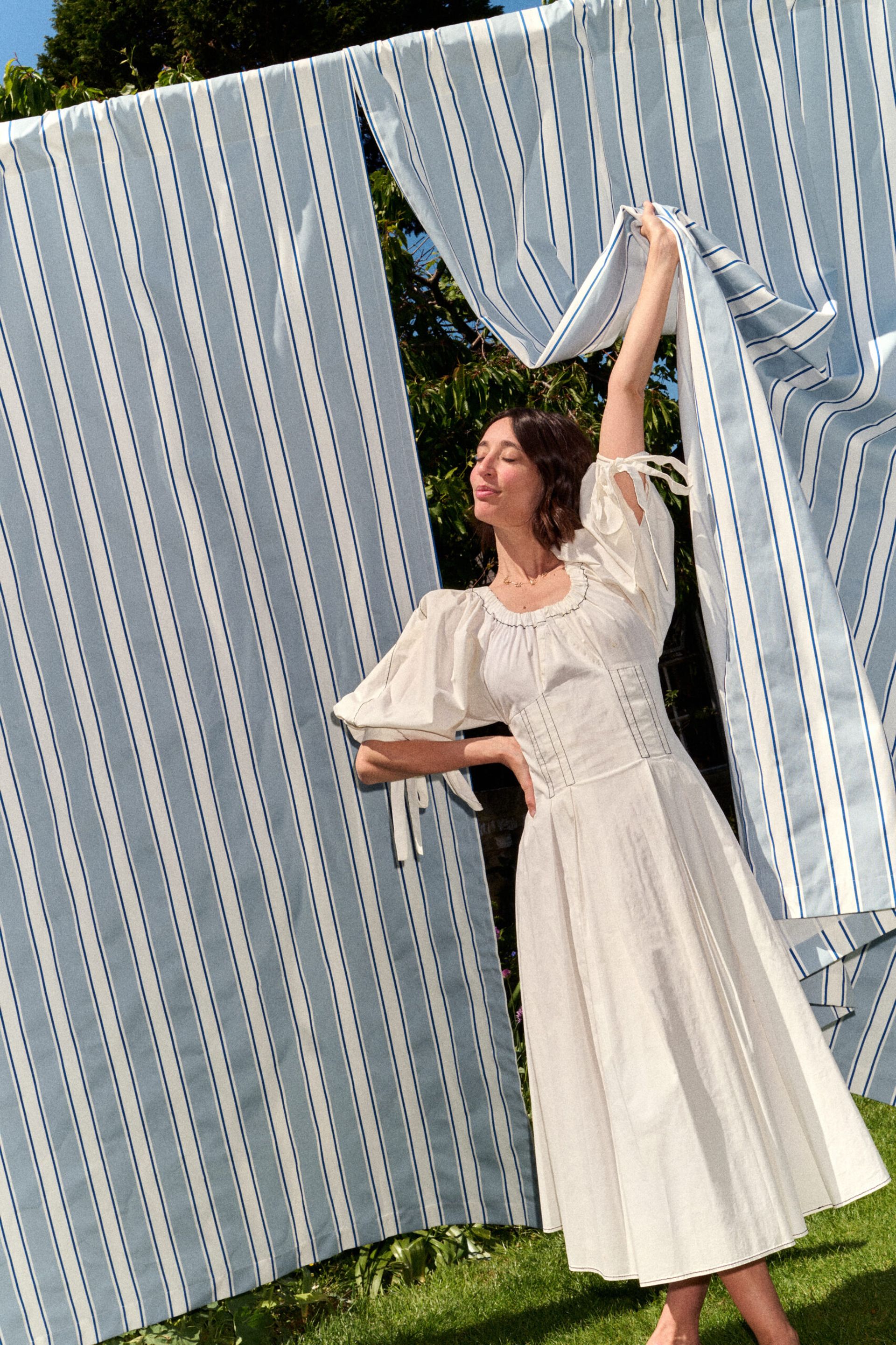 laura jackson holind blue curtain up