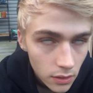 Miles Heizer