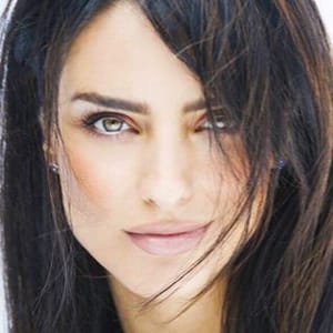 Aislinn Derbez