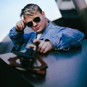 Artur Violin