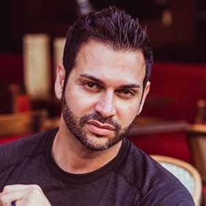 Adrian R Mante