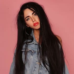 Caroline Roxy