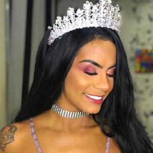 Isis Oliveira