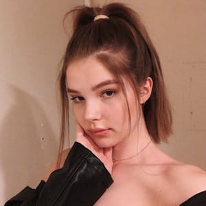 Ellie Thumann