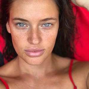 Annie Nikoli