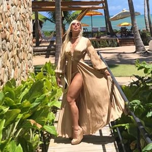Dra. Gabriela Camargo