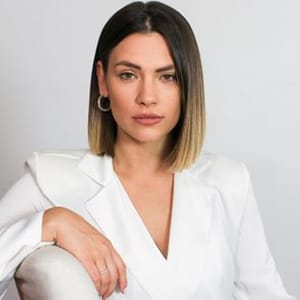 Laura Chimaras