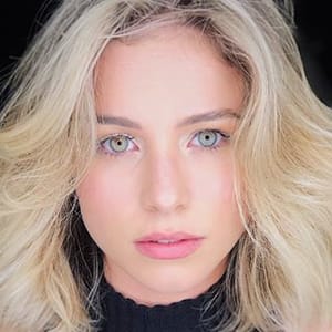 Laryssa Ayres