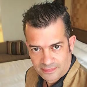 Roger Zayas