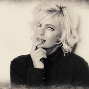 Erika Eleniak