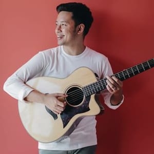 Ezra Mandira
