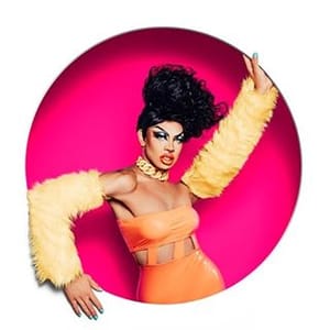 Yvie Oddly