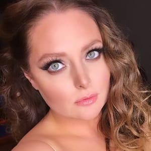 Lauren Ash