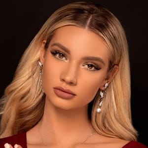 Alexa Collins