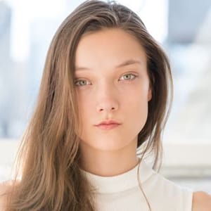 Yumi Lambert