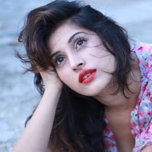 Divinaa Thackur