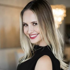 Dr Jacqueline Schaffer