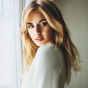 Evie Lynn