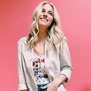 Amanda Macuga