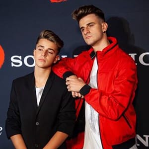 Adexe &amp; Nau