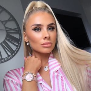 Dolly Holly