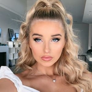 Charlotte Parkes Influencer Profile - Work With Influencer Charlotte Parkes