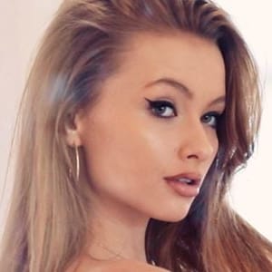Natalie Hadek Influencer Profile - Work With Influencer Natalie Hadek