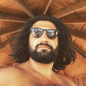 Kayvan Novak