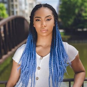 Natavia Holmes
