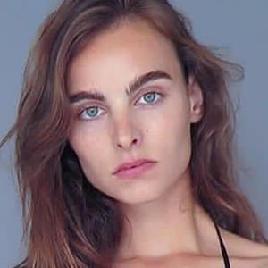 Estella Brons