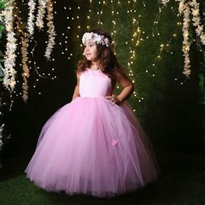 Mia Gabriella Santana C.