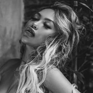 Mia Gray