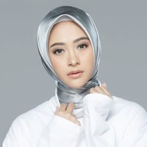 Poppy Bunga Riphat