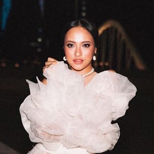 Vania F Herlambang