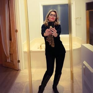 Raquel Lares