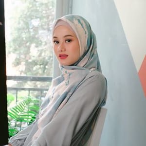 Dinda Hauw