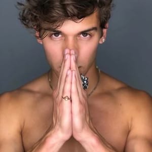 Andres De La Mora
