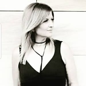 Lizzie Liros