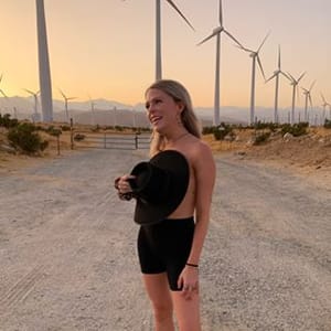 Amelia Weiss