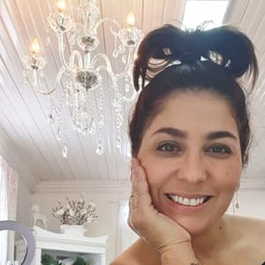 Alexia Larroque Sobrancelhas