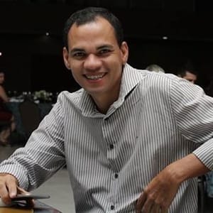 James  Pequeno