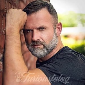 Kevin R Davis