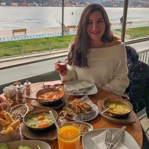 Laura Vartoukian