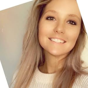 Courtney Peppernell