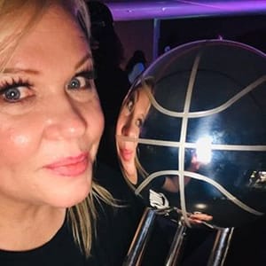 Holly Rowe