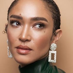 Naima Mora