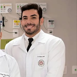 Dr. Gustavo Soares